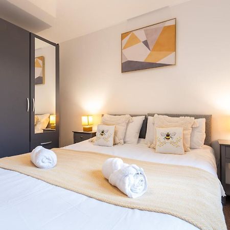 Parking - Spacious - Smart Tv - Self Checkin - Garden - King Derby Esterno foto