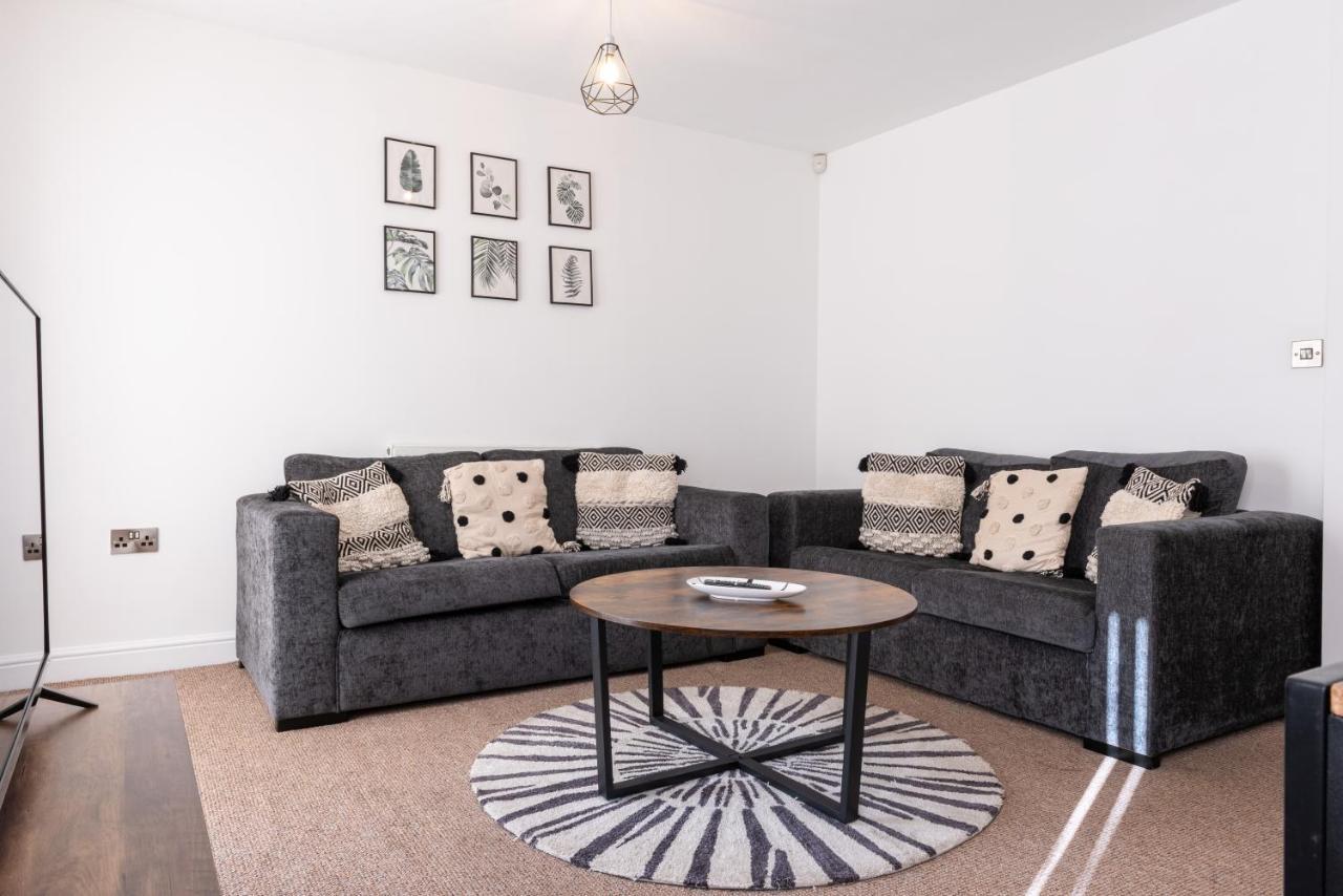 Parking - Spacious - Smart Tv - Self Checkin - Garden - King Derby Esterno foto