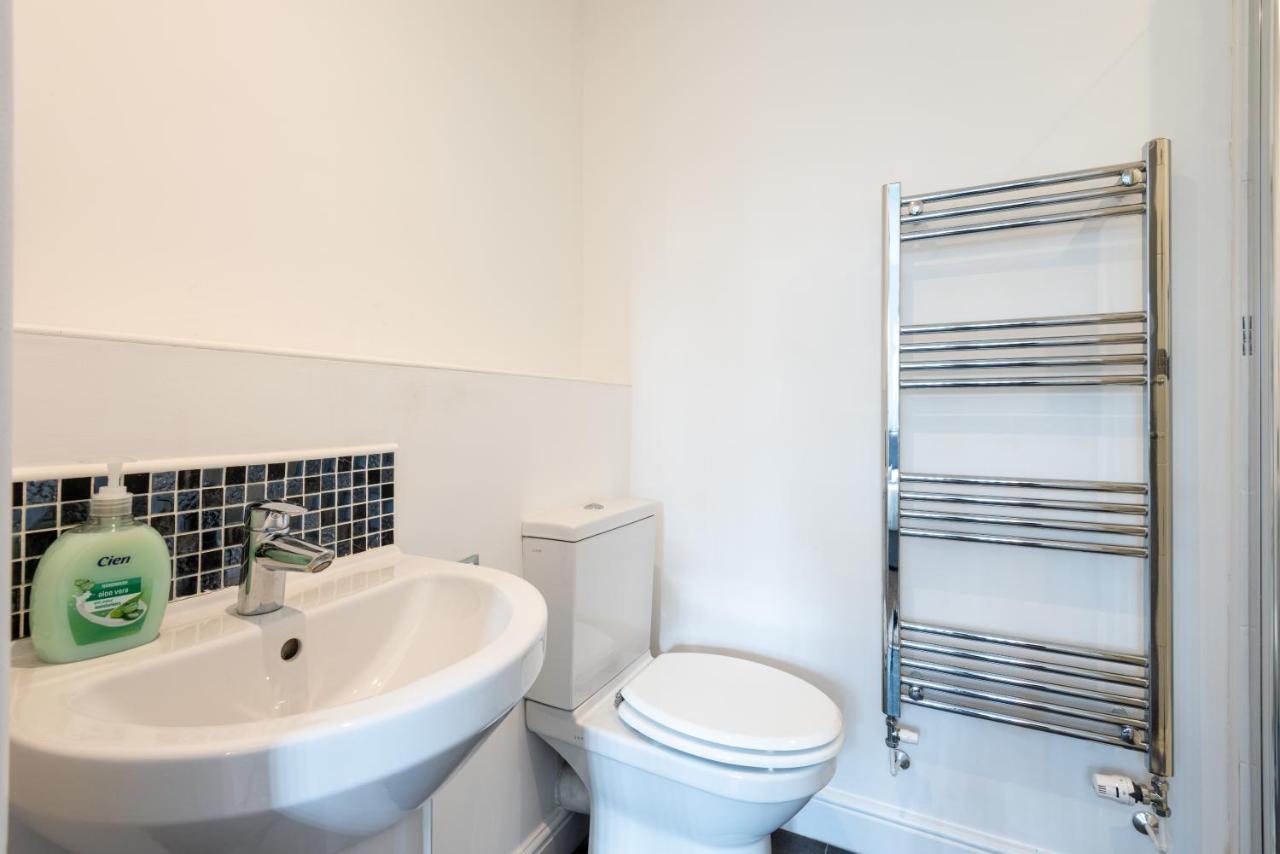 Parking - Spacious - Smart Tv - Self Checkin - Garden - King Derby Esterno foto