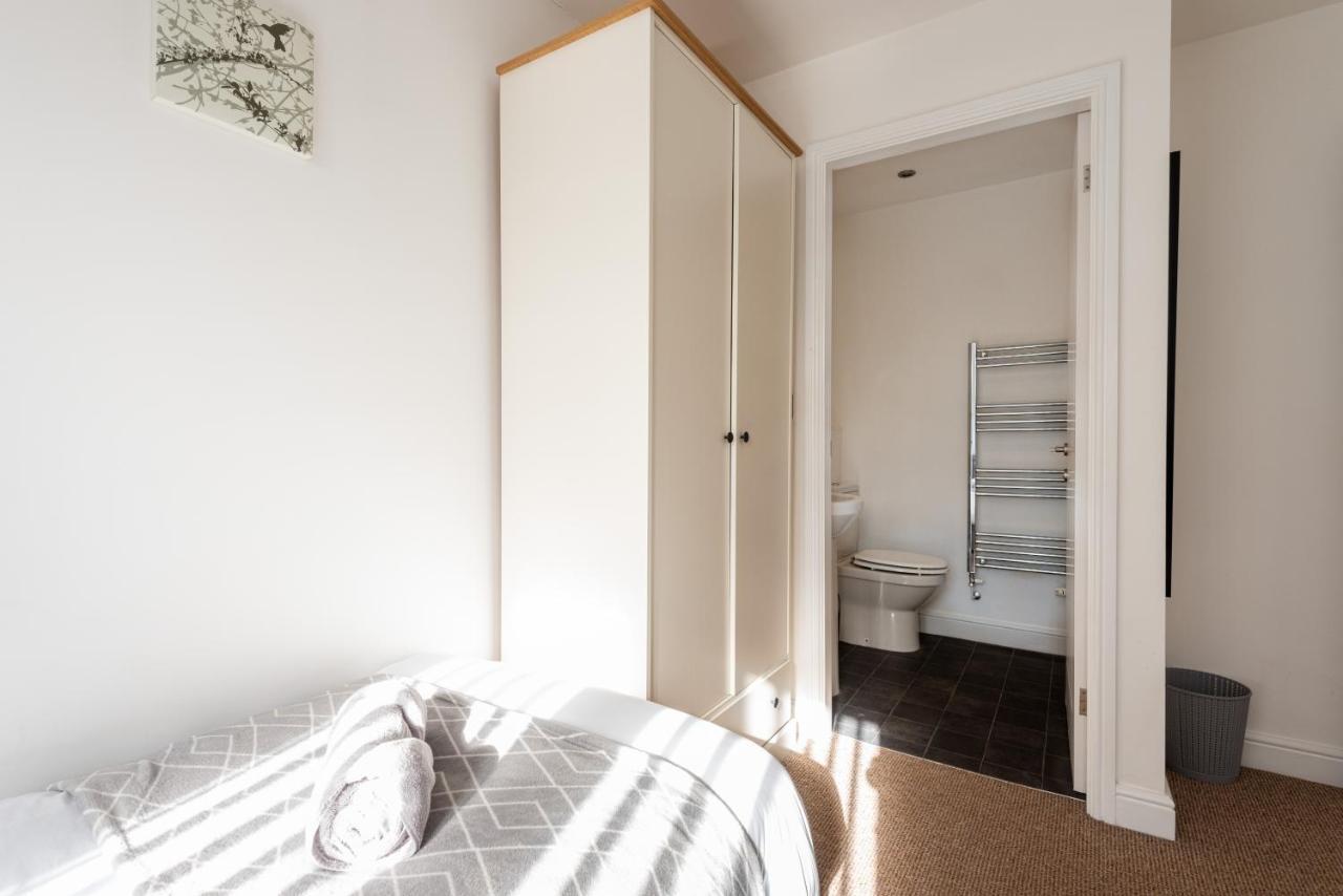 Parking - Spacious - Smart Tv - Self Checkin - Garden - King Derby Esterno foto