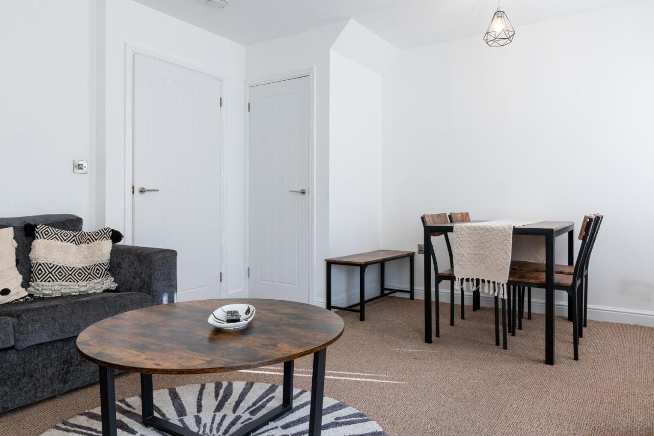 Parking - Spacious - Smart Tv - Self Checkin - Garden - King Derby Esterno foto
